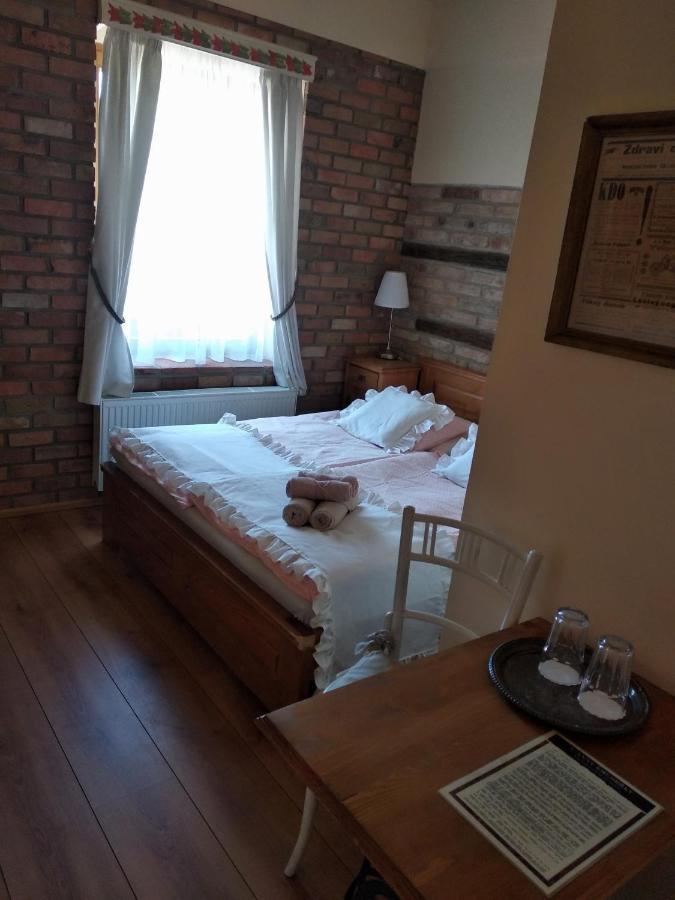U Anny Smejdirky Apartment Nymburk Bagian luar foto
